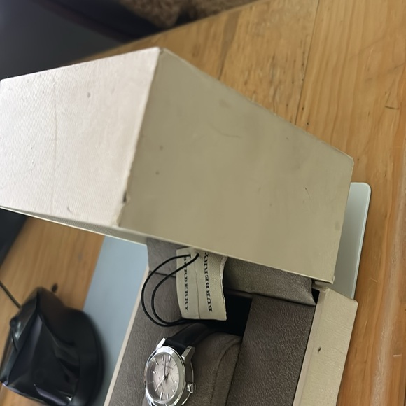 Burberry watch, dark brown original leather band - Picture 12 of 13